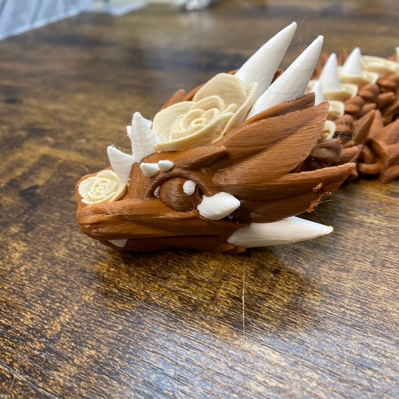 Rose chocolate valentines dragon - Picture 2 of 3